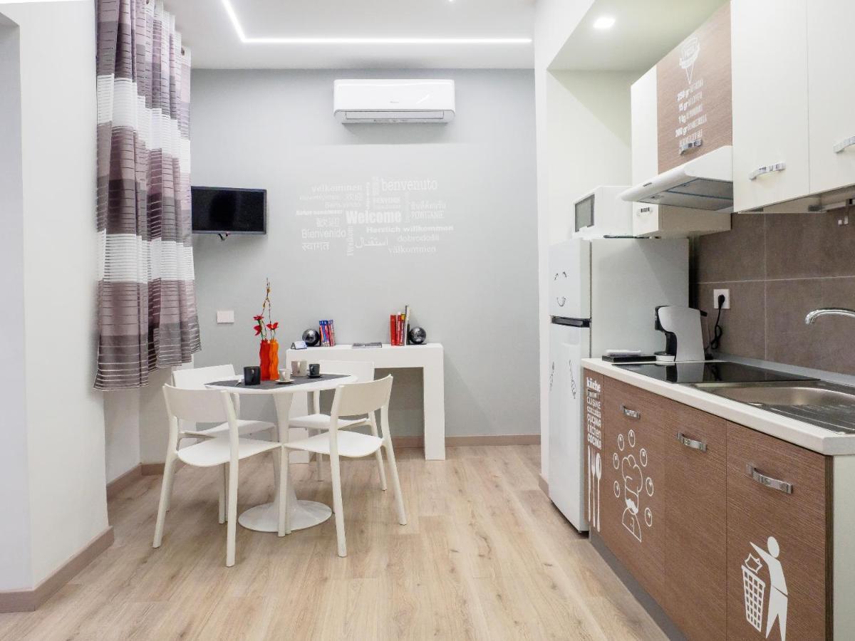 Plebiscito Home Holidays Наполи Екстериор снимка